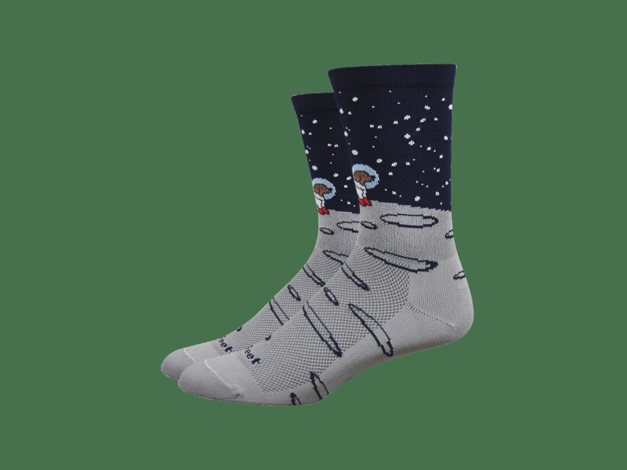 Apparel Trek Socks | Defeet Aireator 6" Moon Doggo Socks Grey/Dark Blue