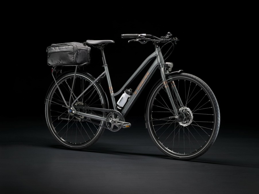 City Trek | District 4 Equipped Stagger Lithium Grey